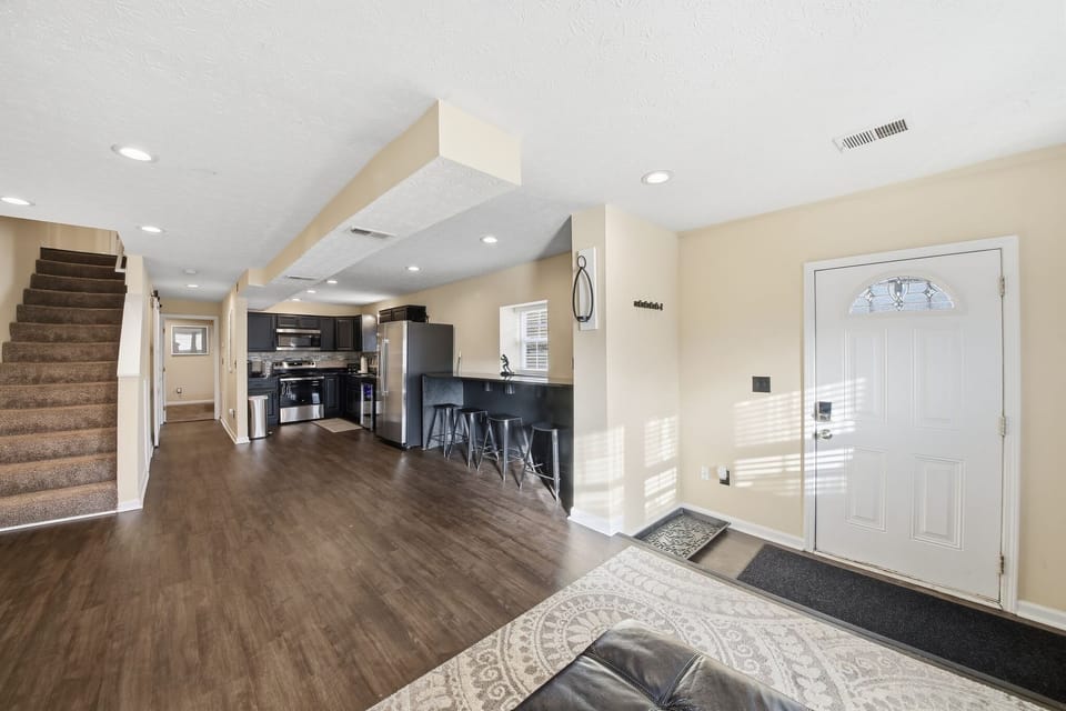 Indoors, Floor, Architecture, Building, House