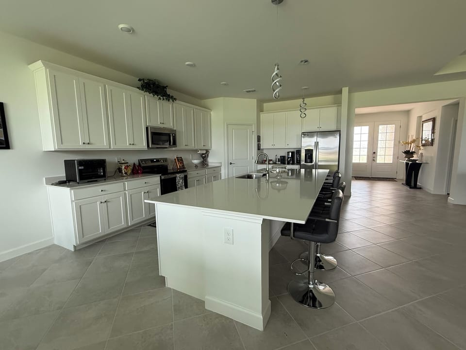 Counter and kitchen