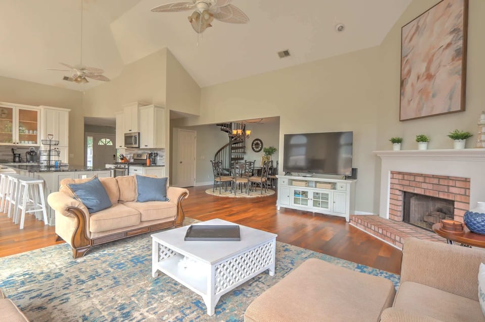 Open floor plan keeps guests together 