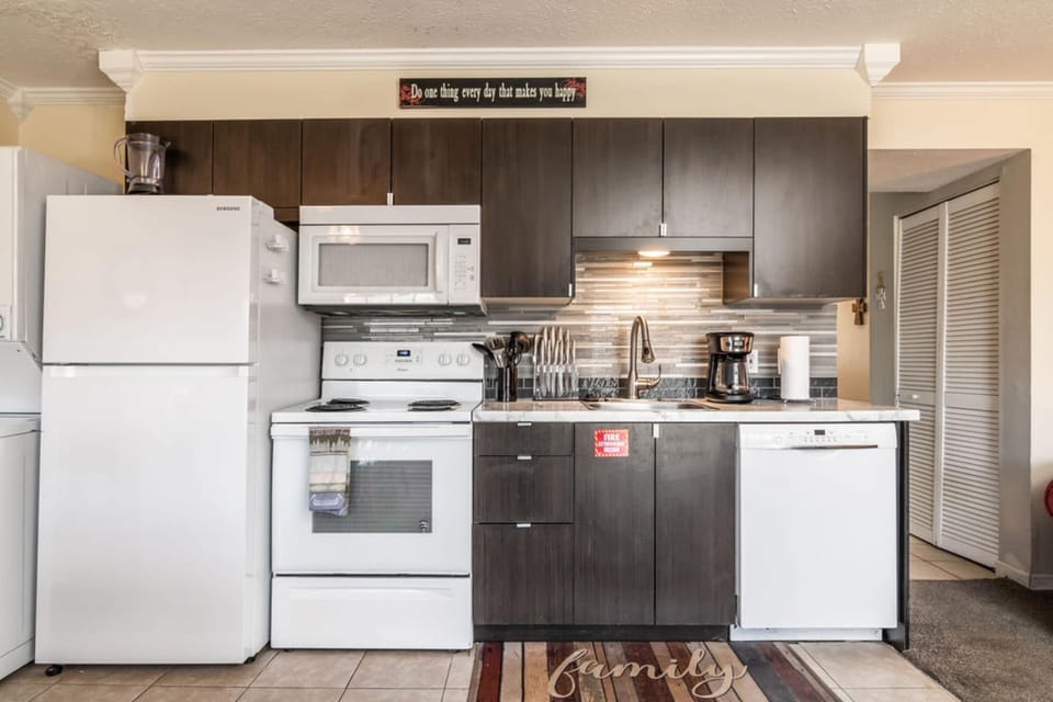The open kitchen is well equipped for an unforgettable getaway​
