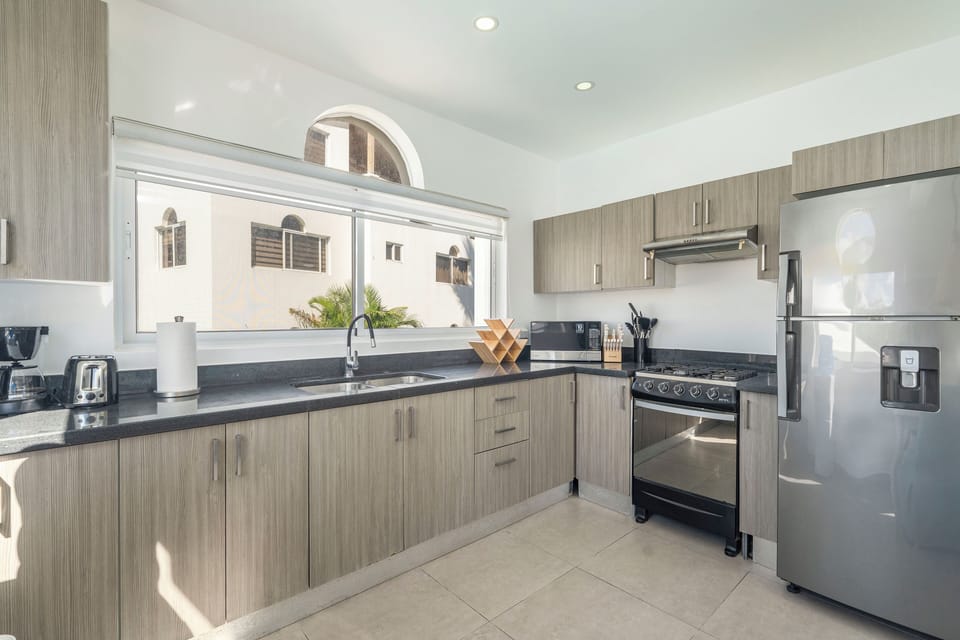 Full Kitchen