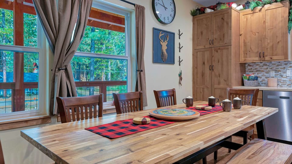 Extra large dining table has room for everyone!