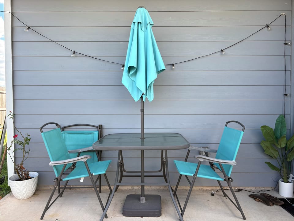 Outdoor dining