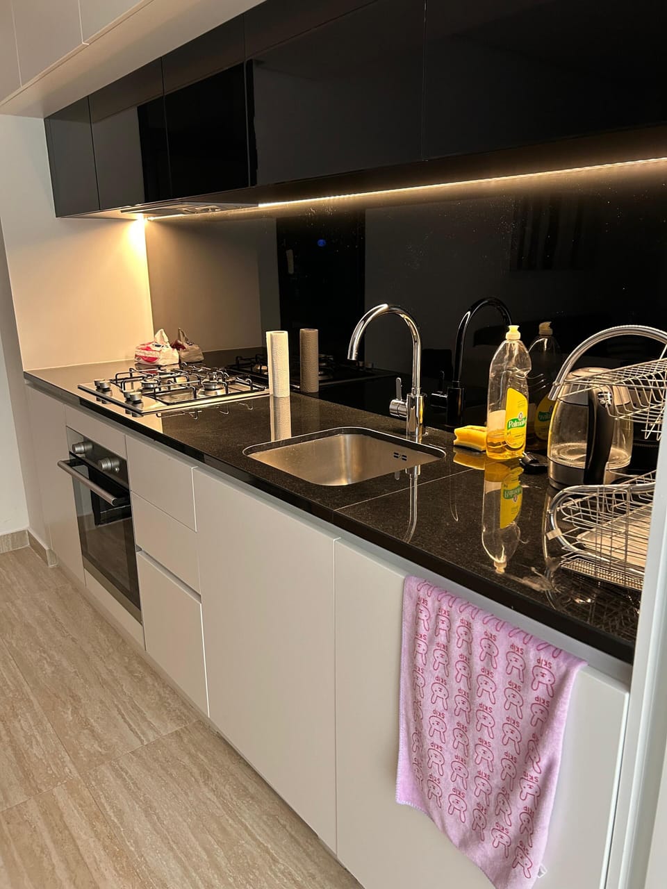 American-style kitchen with basic essentials