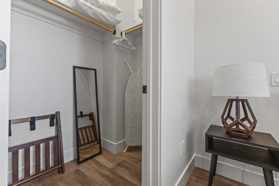Walk-in  Closet