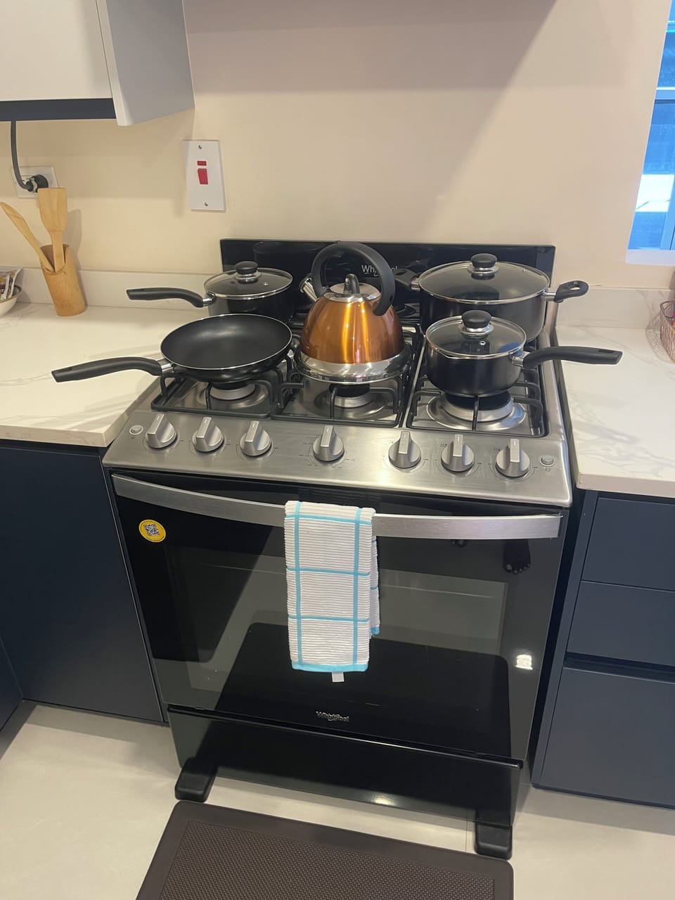 Fully equipped kitchen, making wholesome meals