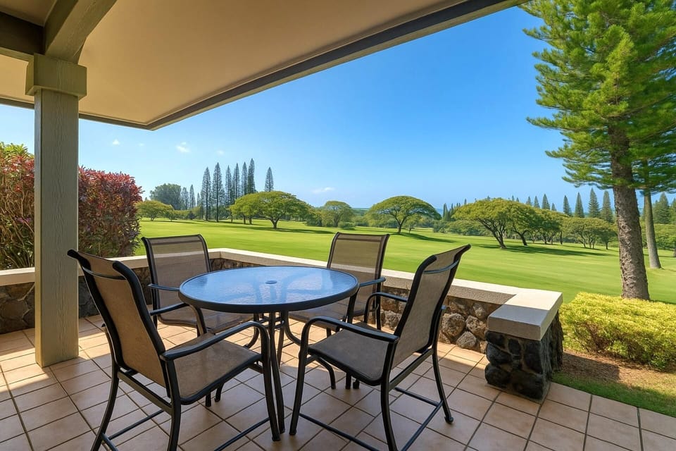 Stretch out under the sun, breathe in the tropics, and let the view from your lanai do the rest    KGV-17P7