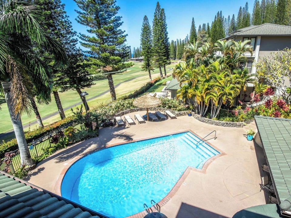 With the fairway in view and tropical blooms all around, the pool becomes more than a place to cool off—it’s your island sanctuary     KGV-14V3