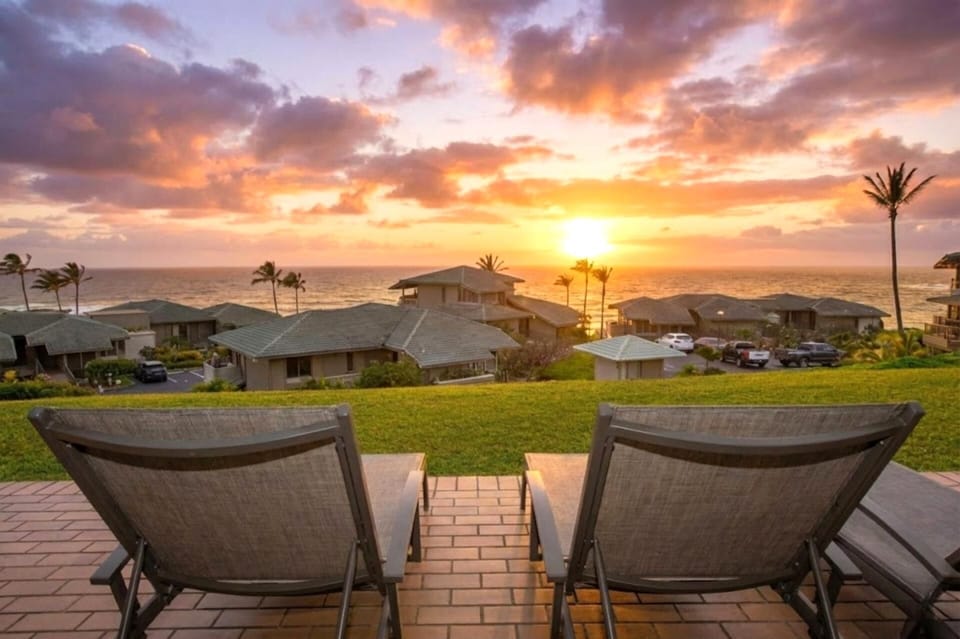 Gorgeous sunset views from your private lanai, while looking over the Pacific Ocean.  Welcome to Kapalua Bay Villas 31G4! KBV-31G4