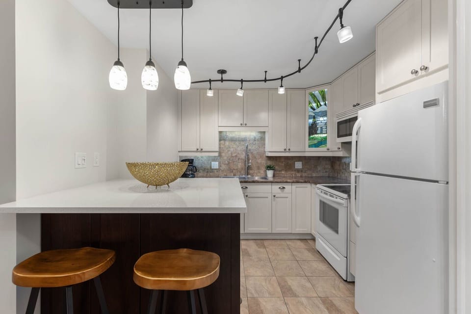 Fully equipped kitchen ready to prepare you favorite meals during your stay.