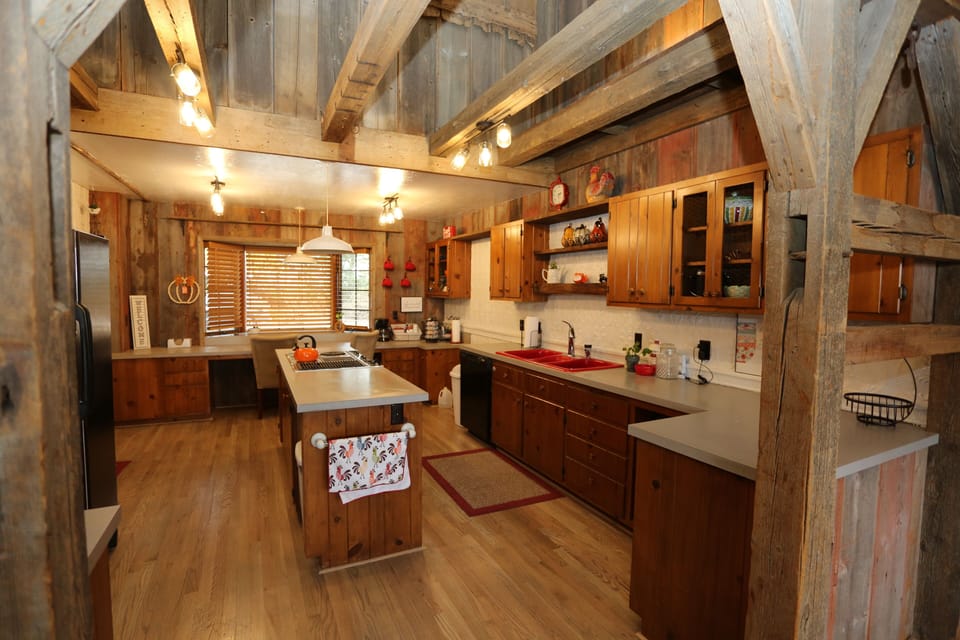 Main level - Kitchen