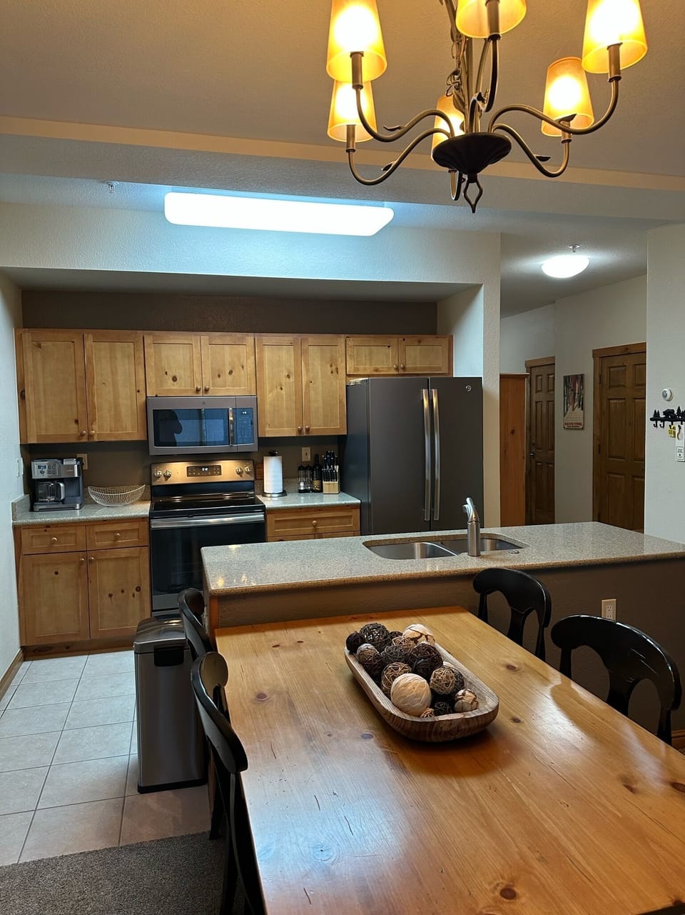 Fully equipped kitchen with all amenities. 