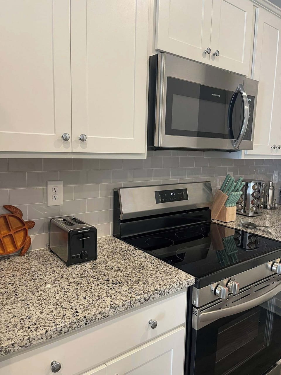 Kitchen / Stove