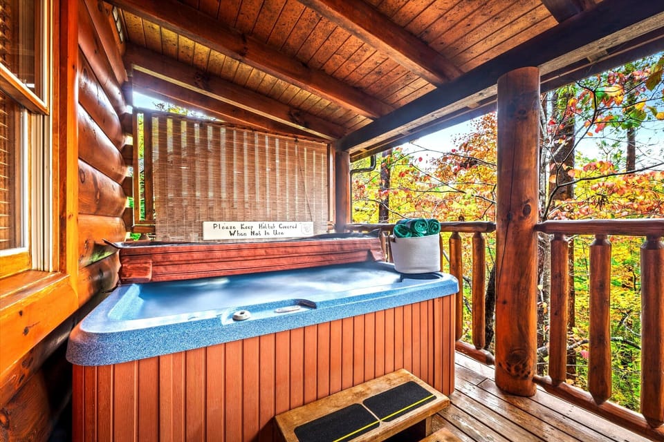 Indoor spa tub