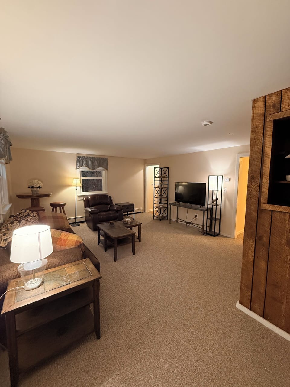 Cozy apartment for rent next to plymouth, NH