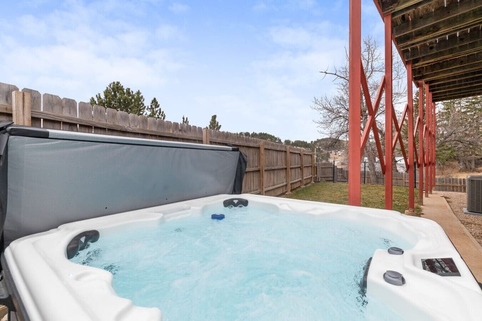 Perfect for stargazing, soaking your muscles, or enjoying a quiet evening with friends and family, the hot tub offers the ultimate blend of relaxation and luxury.