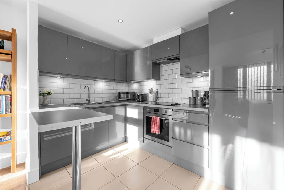 Our kitchen has everything you'd expect in a family home including microwave, kettle & toaster. We provide complimentary teas & coffee