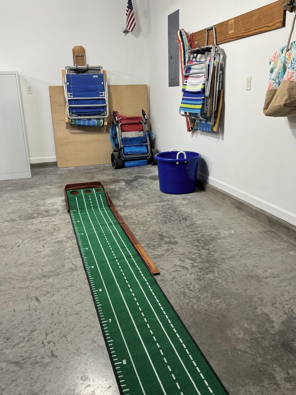 Garage:  Beach Chairs, Umbrella, Towels

