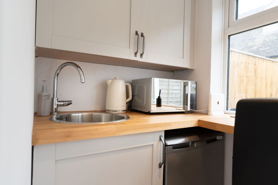 Modern kitchen perfect for guests