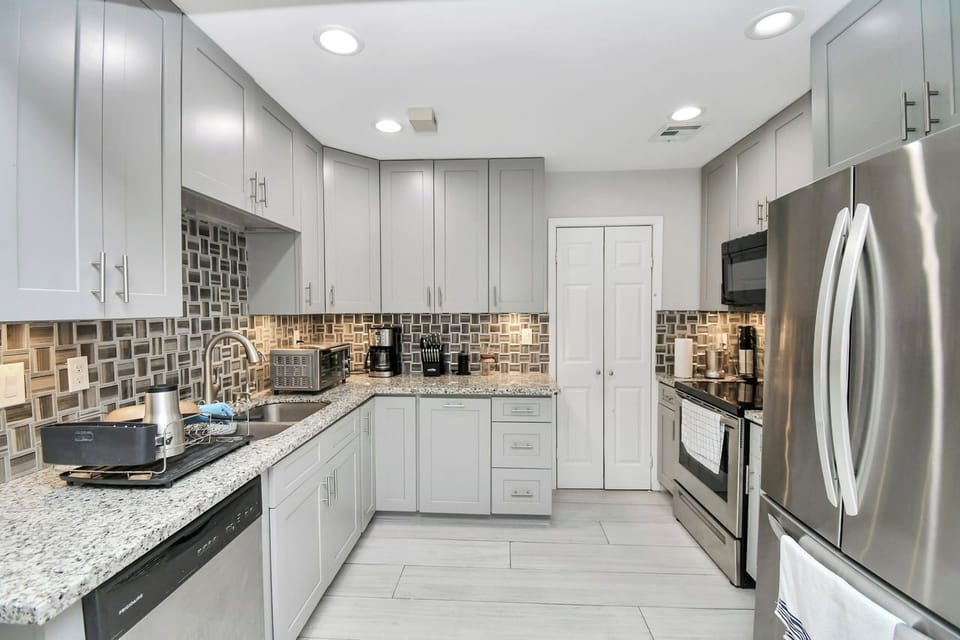 Full Renovated kitchen with everything you need