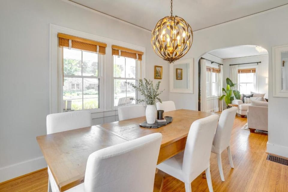 Dining space for a large group