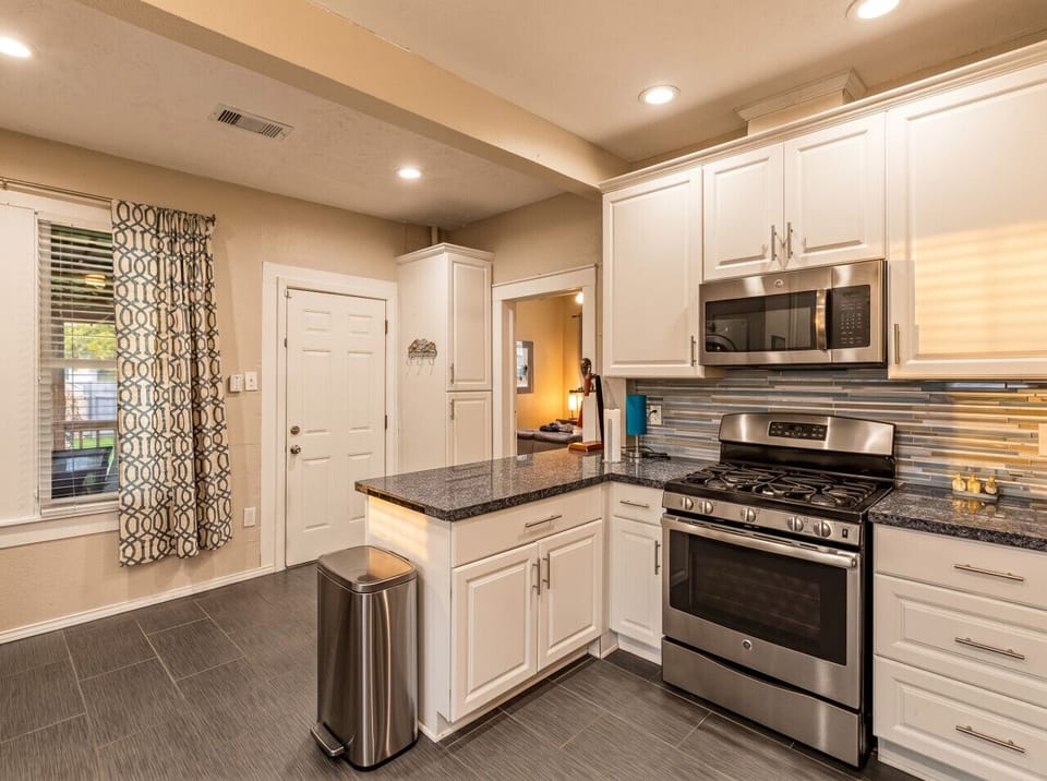 A kitchen perfect for preparing meals for the family!