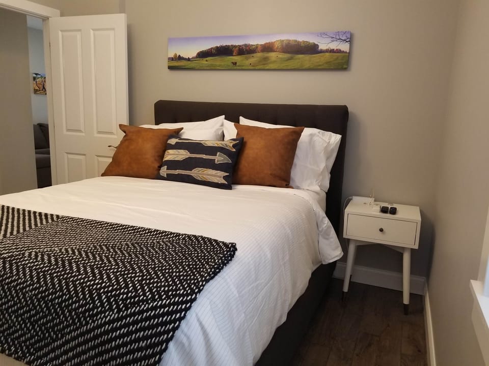 Queen bed in private bedroom