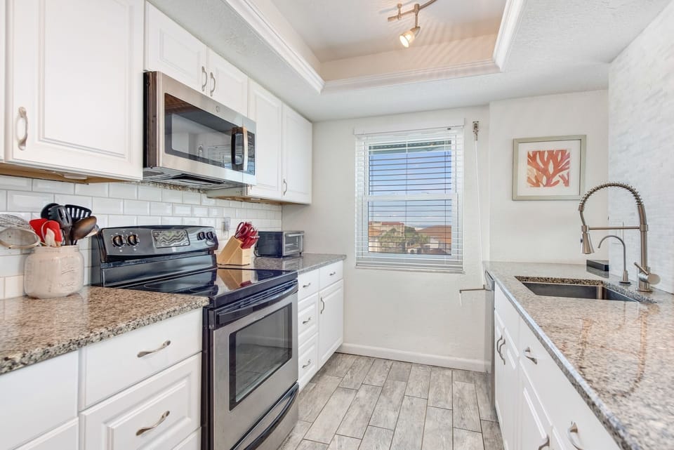 Fully stocked kitchen with everything you need to feed!   