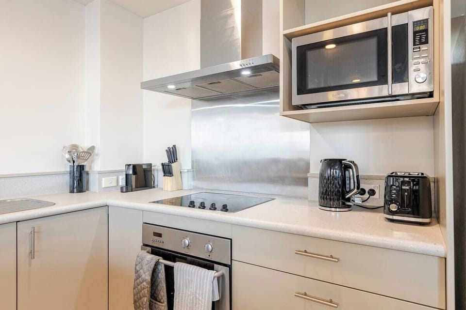 Enjoy meal prep in a stylish, well-equipped kitchen space