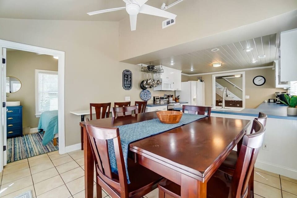 Gather and savor in our elegant dining room, a space where meals become memorable experiences. Enjoy the ambiance and comfort as you dine and connect with your loved ones.