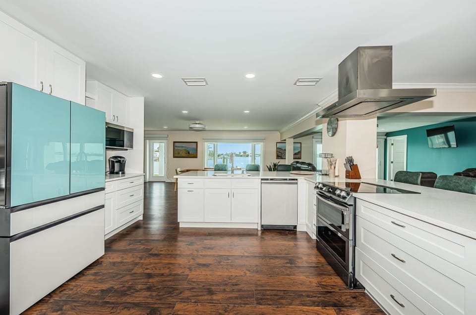 Gourmet kitchen