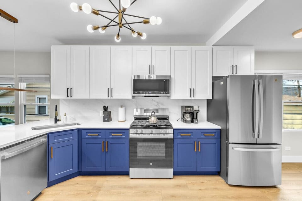 Comfortable kitchen space suitable for short or long stays