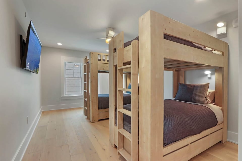 Bunk bedroom (3rd floor)