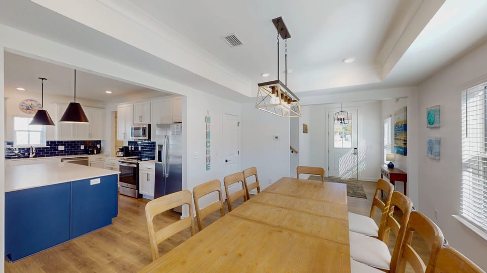 The beautiful, solid wood dining table extends to seat additional guests so you can comfortably enjoy a meal with your entire group.