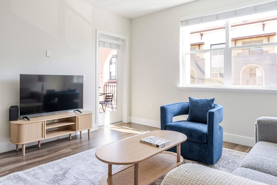 Blueground | Centerville, pool, nr Central Park Apartment in Hayward