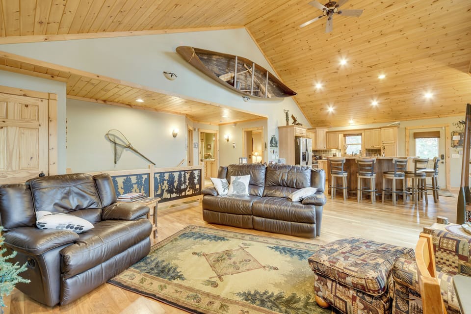 Living Room | Full Kitchen