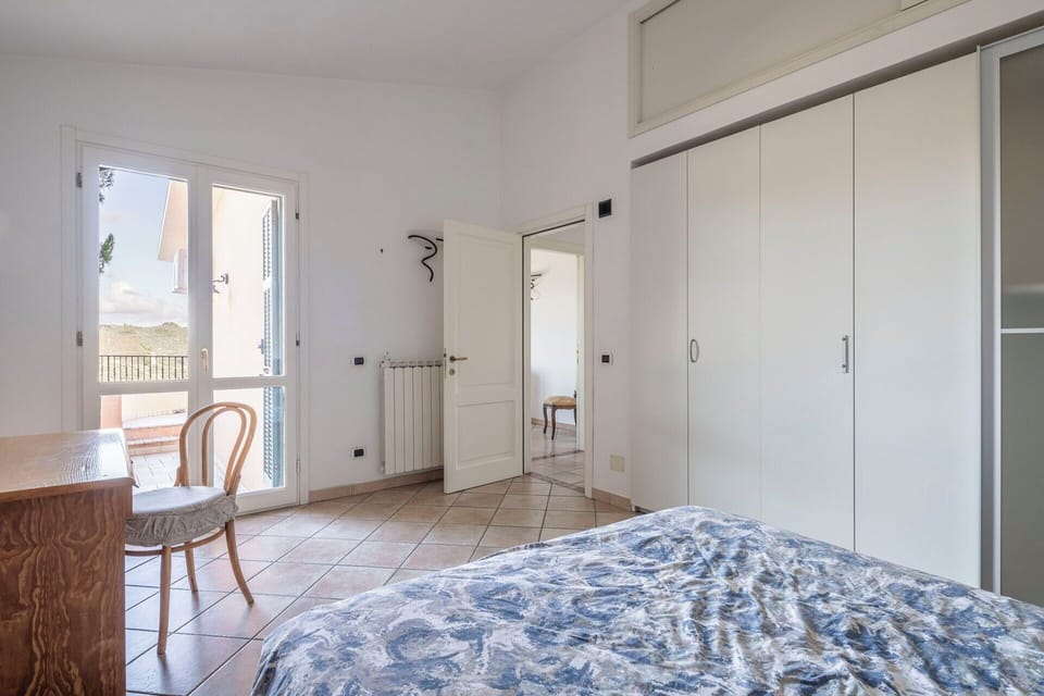 Autumn, Bedroom, Spring, Summer