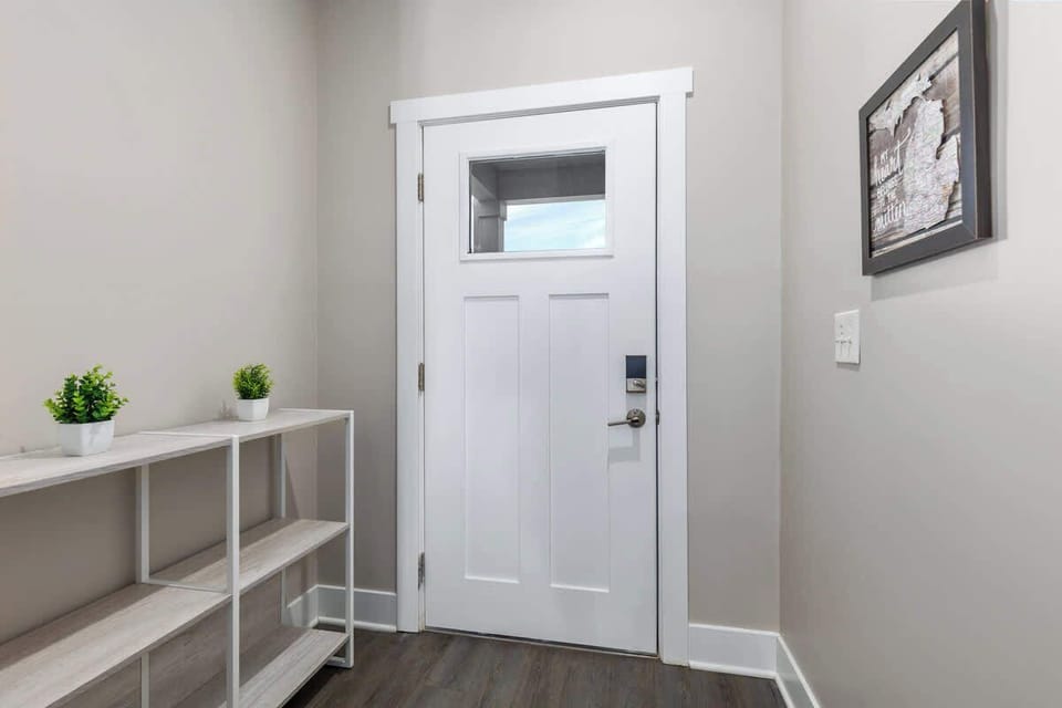 Charming entryway from the front door — sets the tone for a comfortable stay.