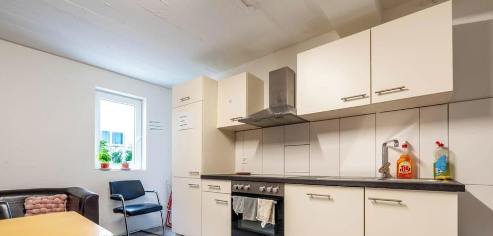 Fully equipped shared kitchen
