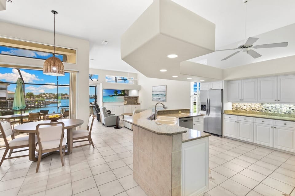Open Kitchen and Dinette