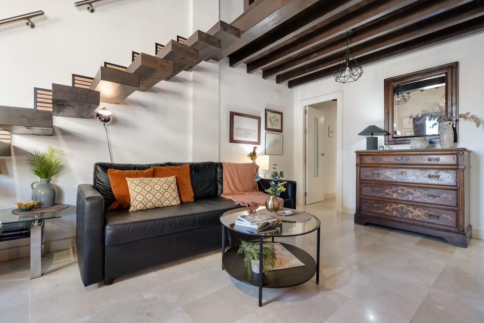 Apartment 'Lovegranada Centro Ático Montalban' with Private Terrace, Wi-Fi and Air Conditioning Apartment in Granada