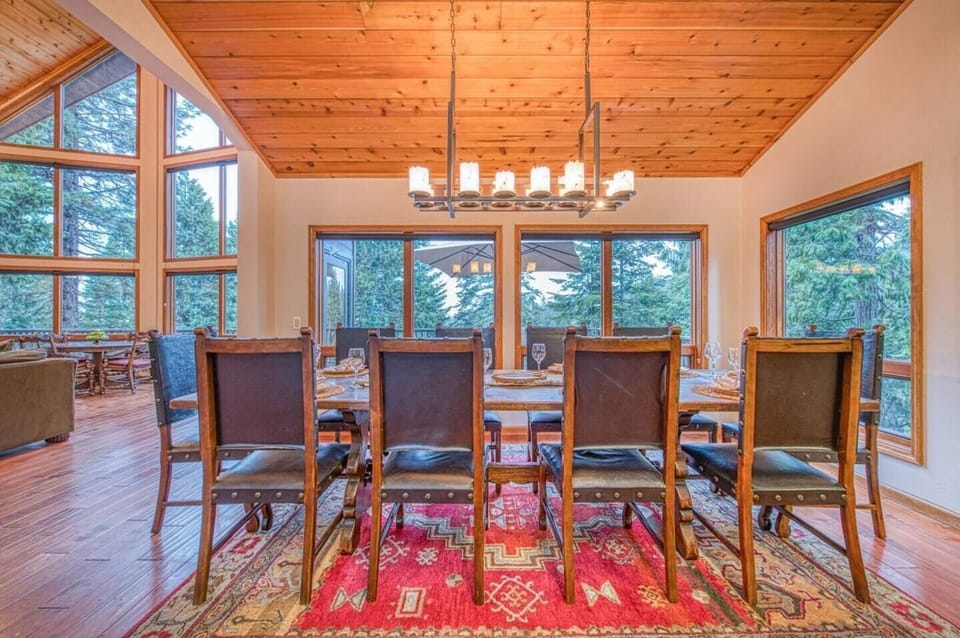 Large dining table that seats 10