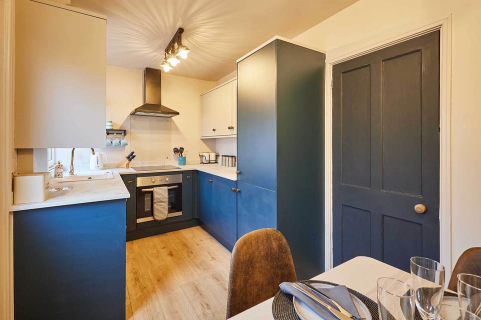 Daisy Cottage, Masham - Host & Stay