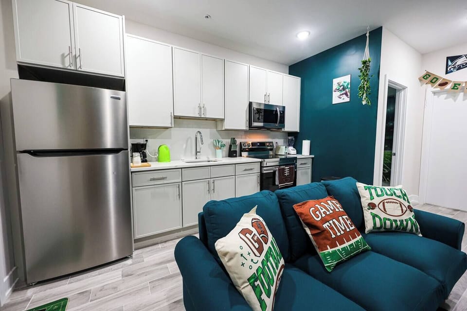 A space to connect, relax, and recharge. Whether you're lounging on the sofa with a good show or having late-night laughs with friends