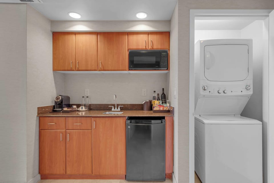 Kitchenette and laundry 