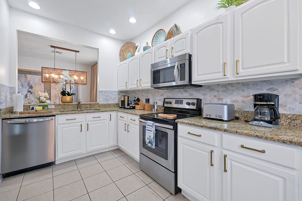 A bright, welcoming space for family breakfasts and shared meals