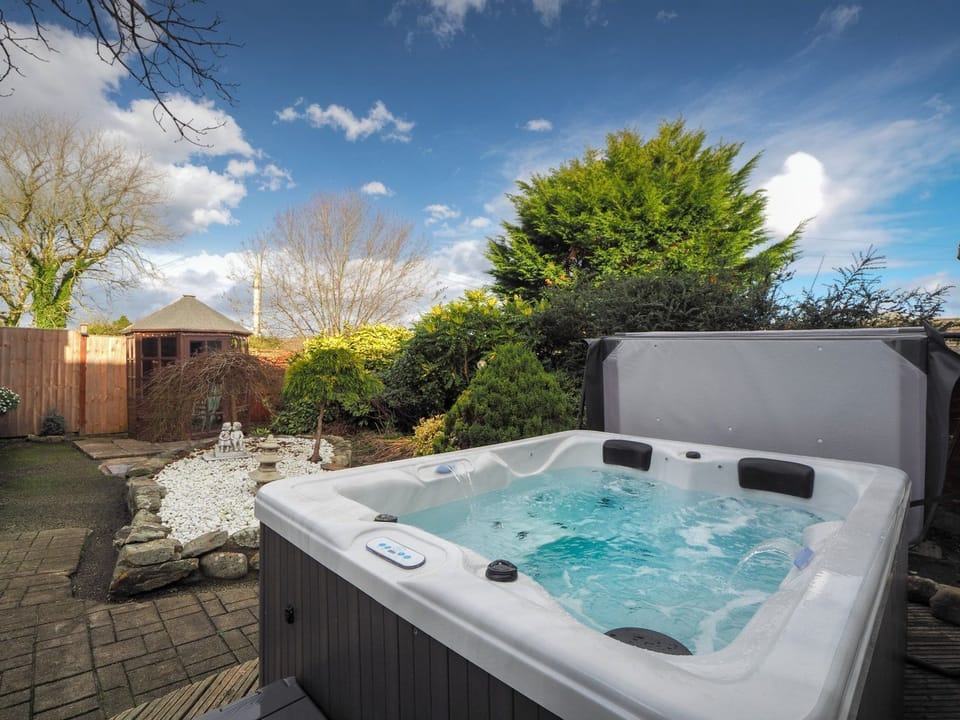 Private hot tub