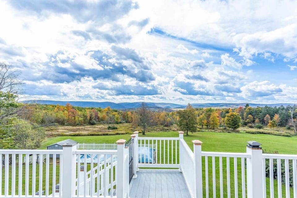 Morning coffee, evening sunsets—this deck was made for both.