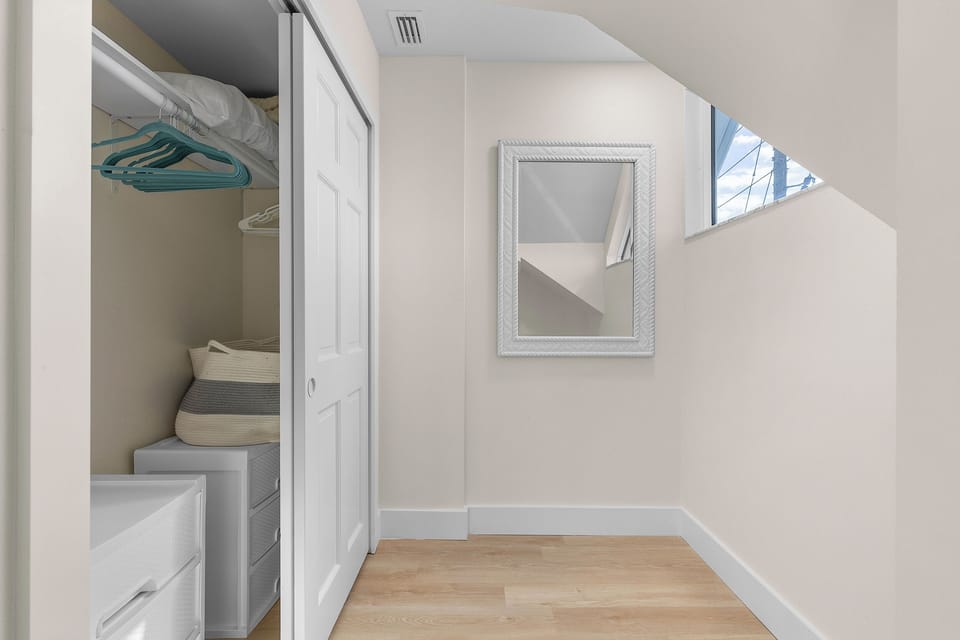 2 Twins Bedroom Unit 3-3rd Floor