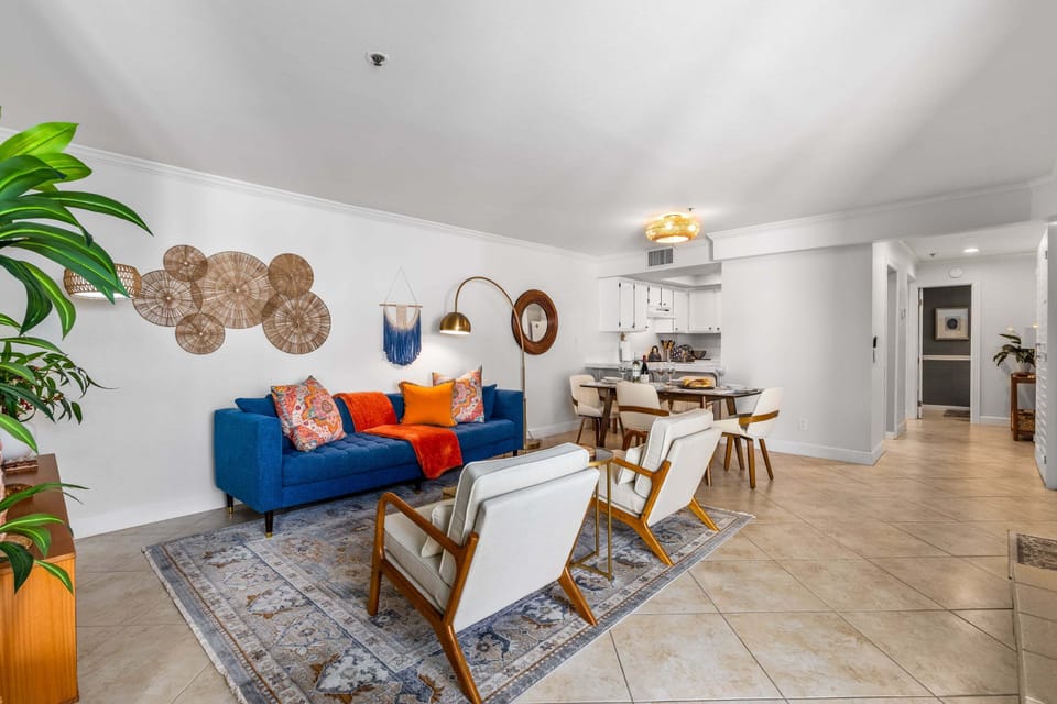 Livingroom with incredible comfy furniture